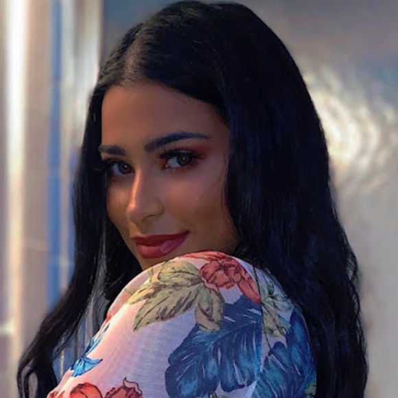 Meet your Posher, Danelis - Picture 1 of 1